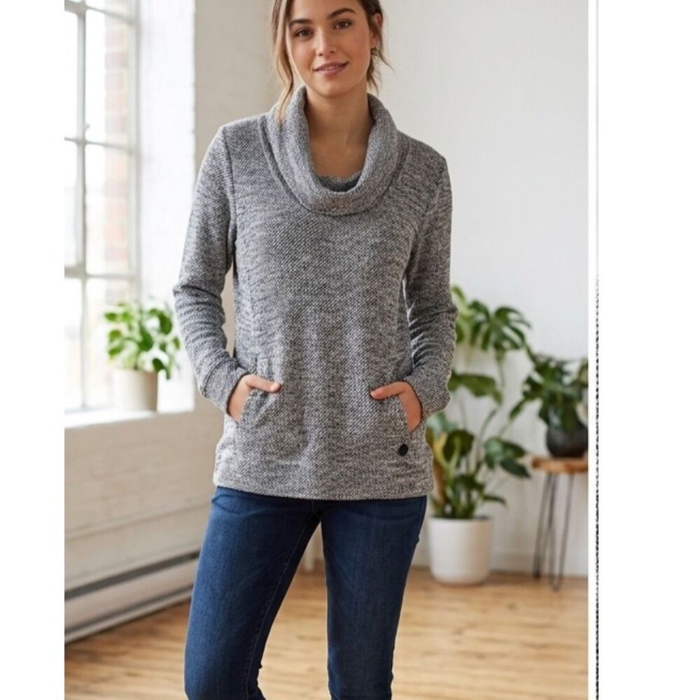 Bench “Inject” size M textured pullover sweater gray marked knit.